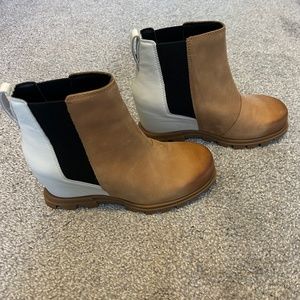 ** Brand New-Joan of Arctic Wedge III Chelsea